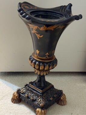Black and Gold Decorative Urn Accent Vase MAKE AN OFFER!